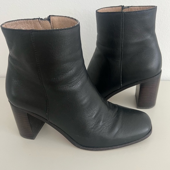 Madewell The Greer Boot in Leather (size: 8) (color: true black) - Picture 6 of 10